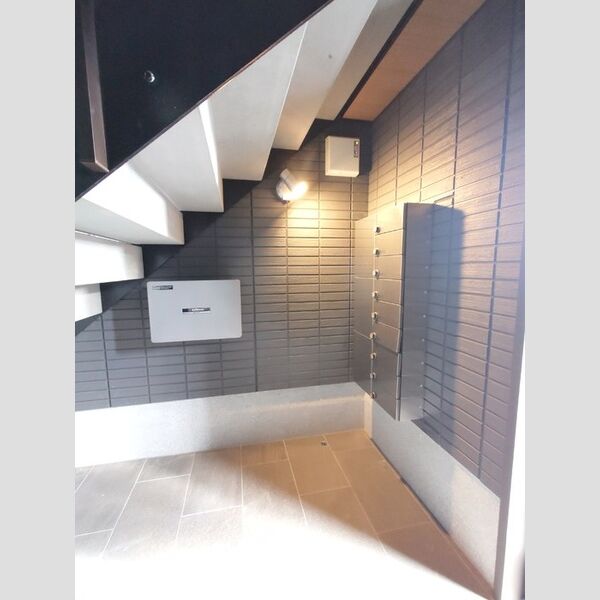 現地周辺 (郵便物受取口)