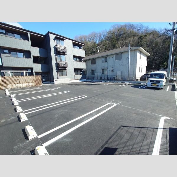 駐車場 (建物前駐車場)