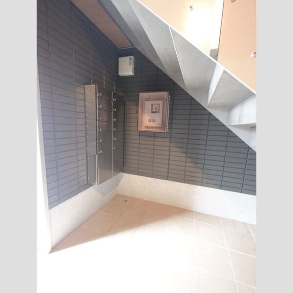 現地周辺 (郵便物受取口)