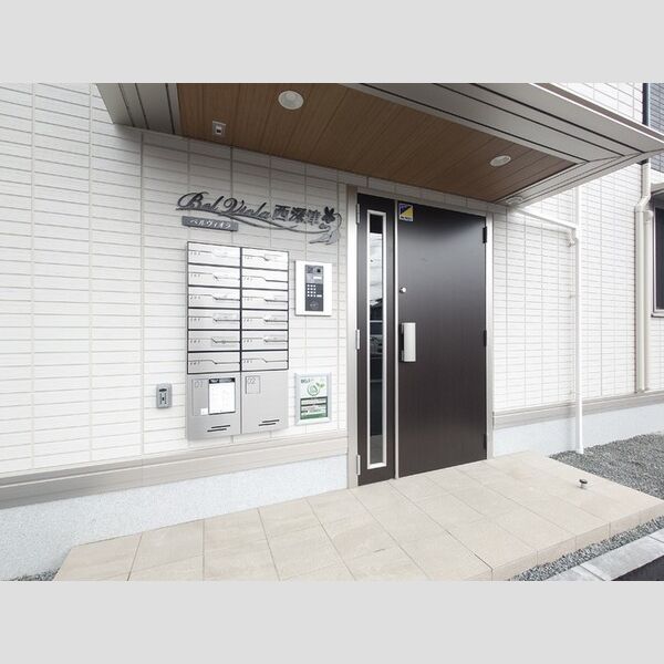 エントランス (オートロックシステム(ICカード)/宅配ボックス完備)