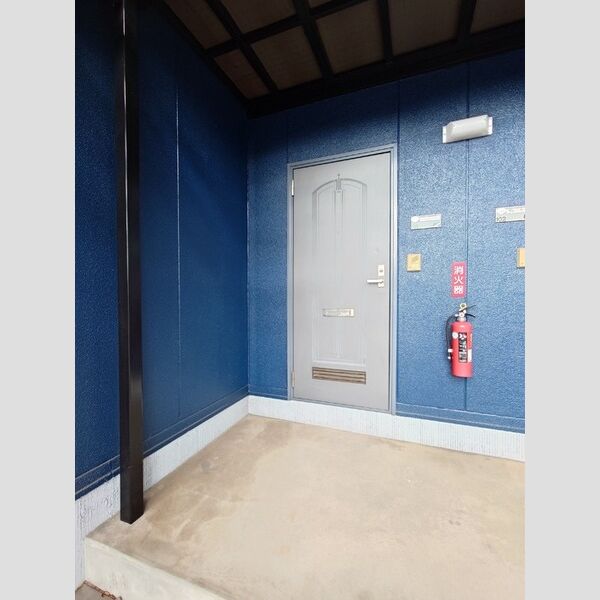 現地周辺 (玄関前)