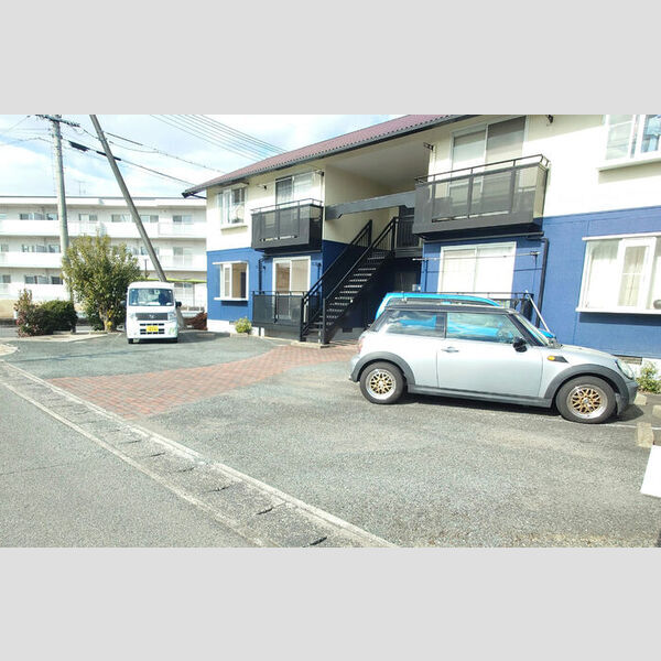 駐車場 (建物前駐車場)