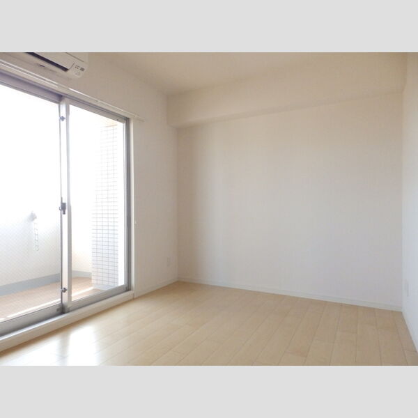 その他 (南側洋室)