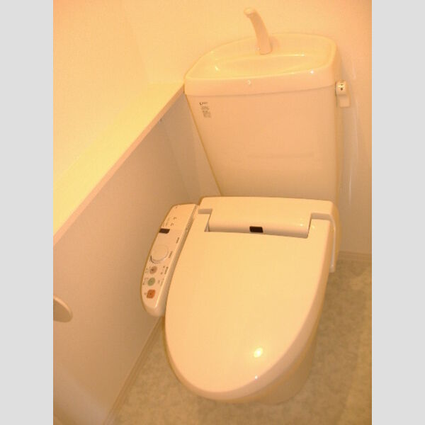 トイレ (トイレ)