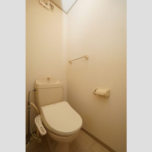 トイレ (温水洗浄暖房便座)