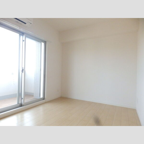 その他 (南側洋室)