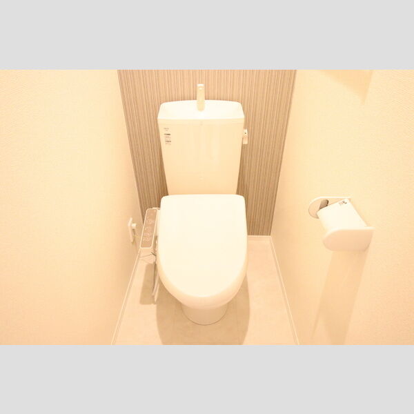 トイレ (温水洗浄暖房便座)