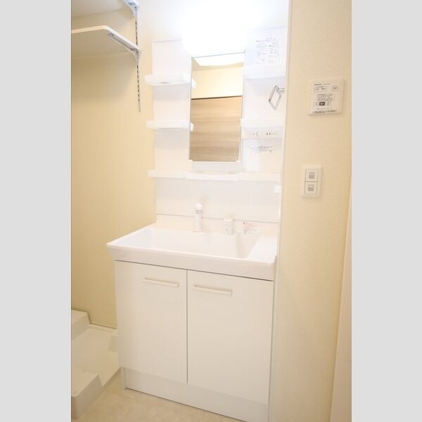 洗面所 (洗髪洗面化粧台)