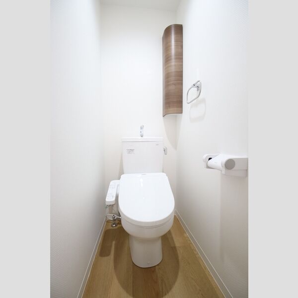 トイレ (温水洗浄暖房便座)