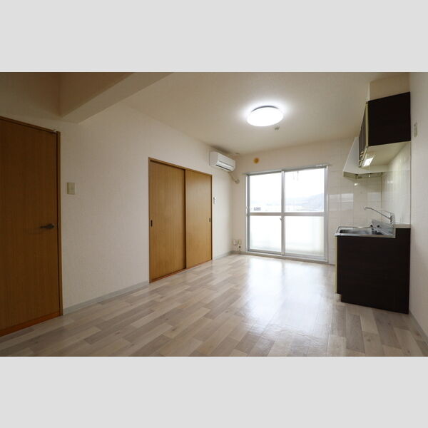 居室・リビング (DK9.6帖)