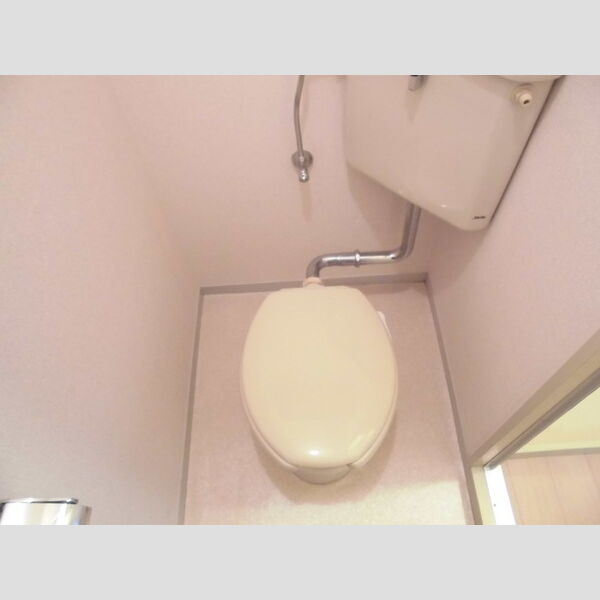 トイレ (トイレ)