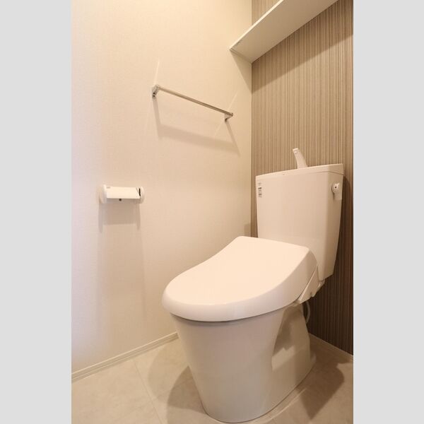 トイレ (トイレ)