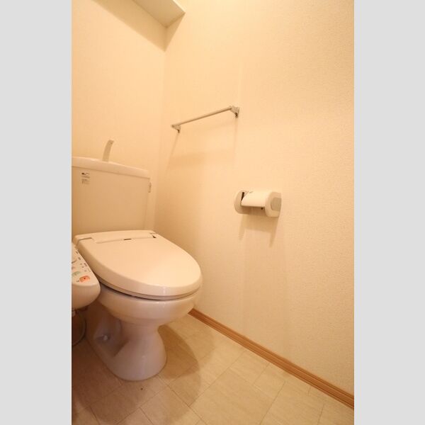 トイレ (トイレ)