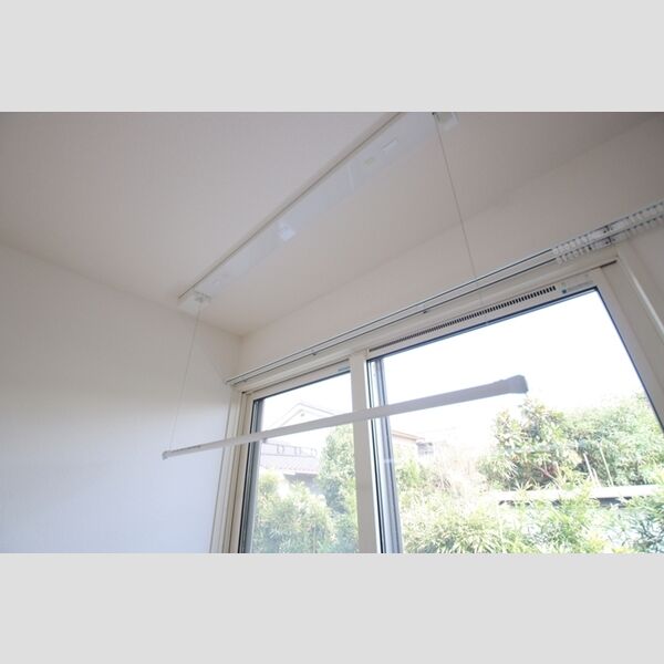 その他設備 (室内物干し)