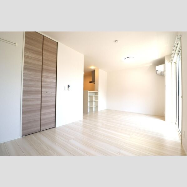 居室・リビング (LDK洋室)