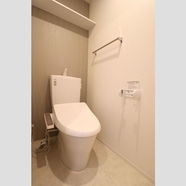 トイレ (トイレ)