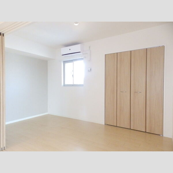 その他 (北側洋室)