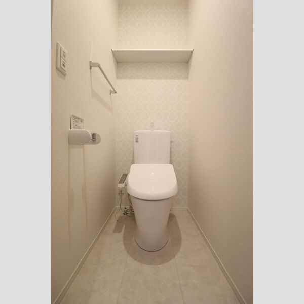 トイレ (トイレ)