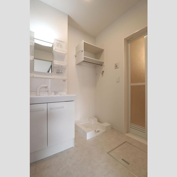 洗面所 (洗髪洗面化粧台)