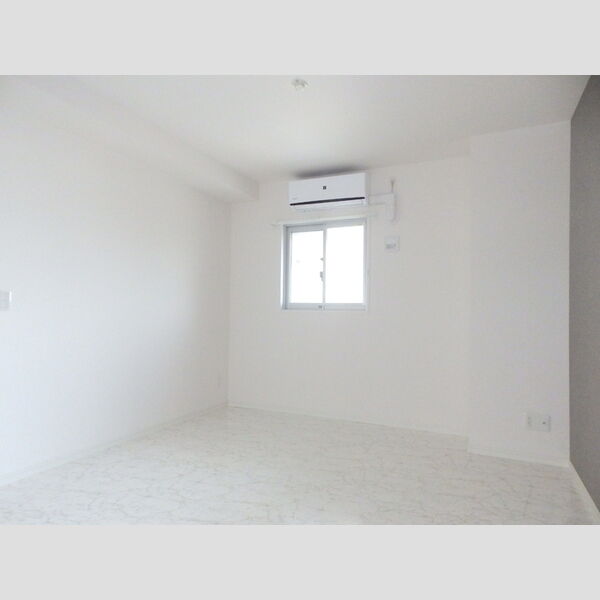 その他 (南側洋室)