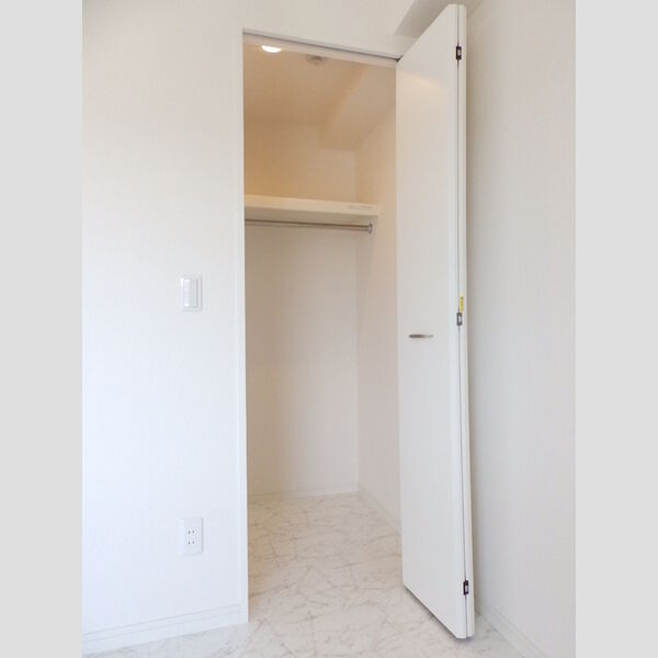 収納 (北側洋室　クローゼット)