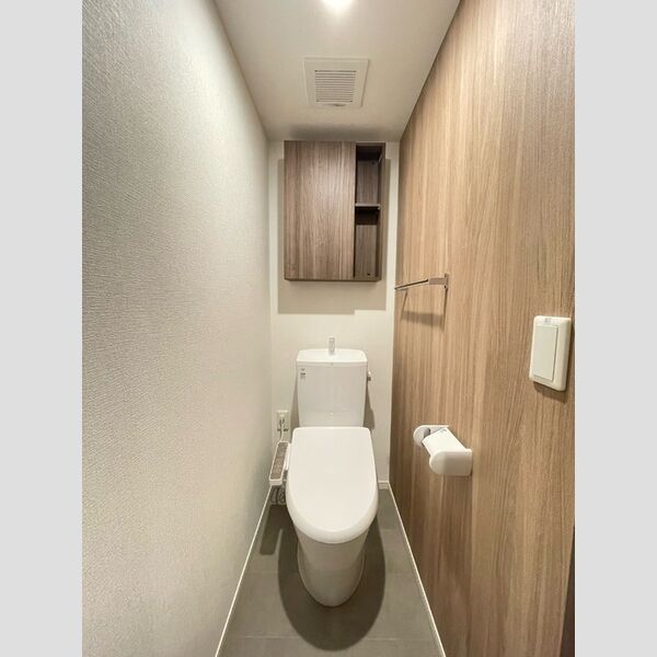 トイレ (トイレ)