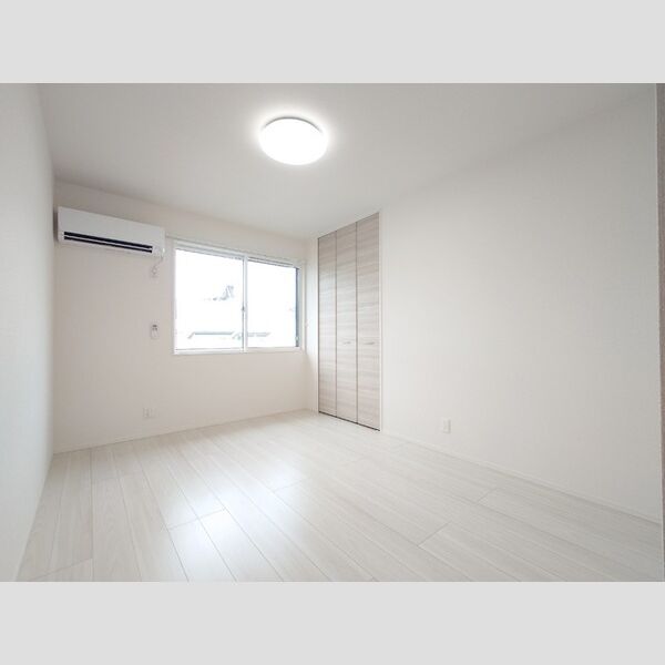 その他 (中央洋室6.5帖)