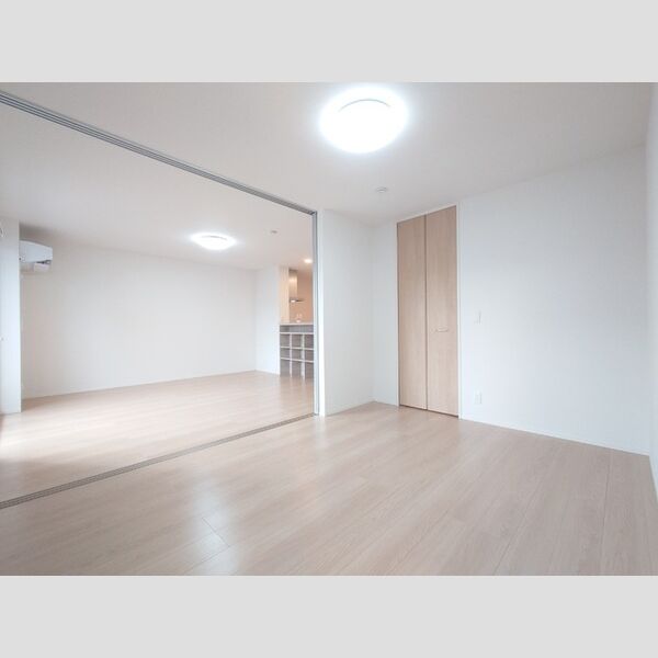 その他 (南側洋室6帖)