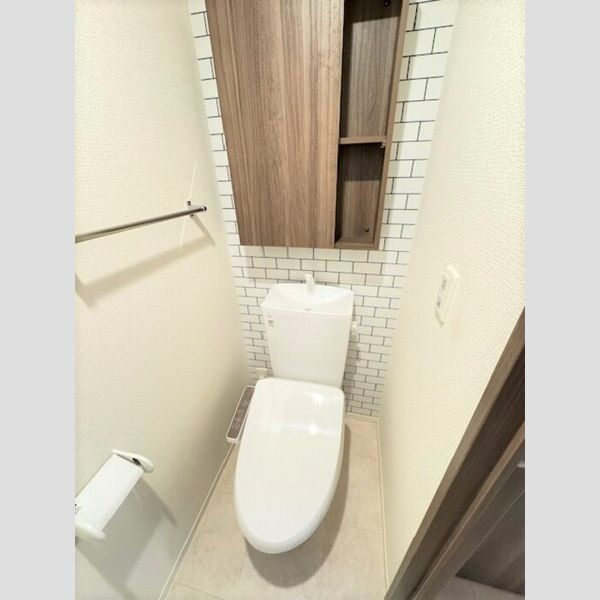 トイレ (トイレ)