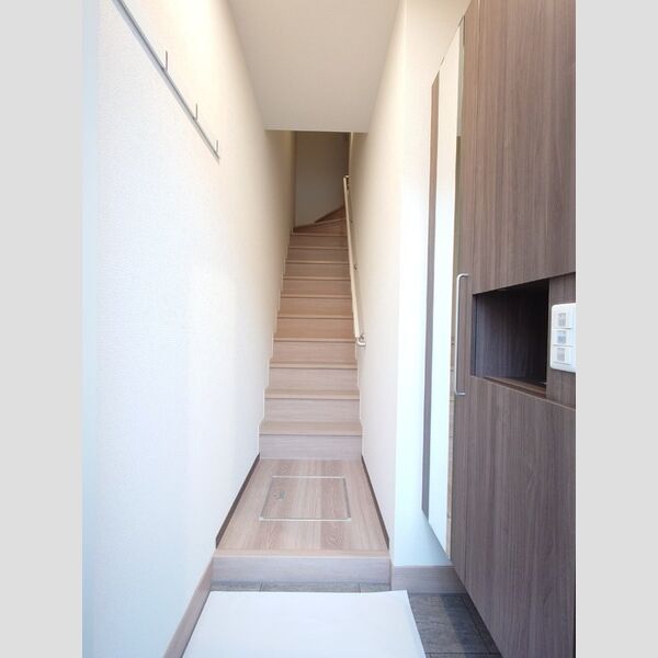 玄関 (玄関階段)