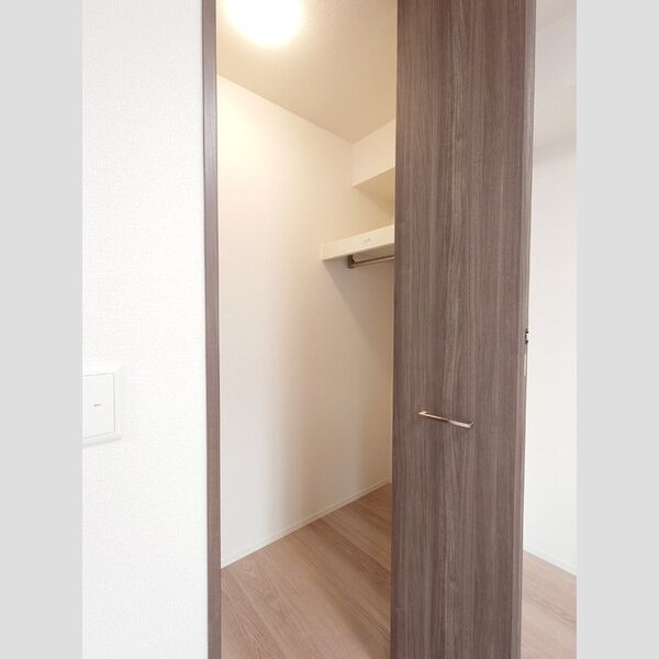 収納 (ウォークインクローゼット)