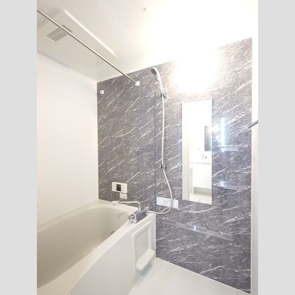 バス (浴室暖房換気乾燥機付き)