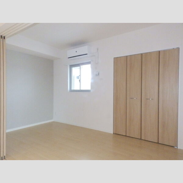 その他 (北側洋室)