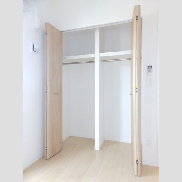 収納 (南側洋室　クローゼット)