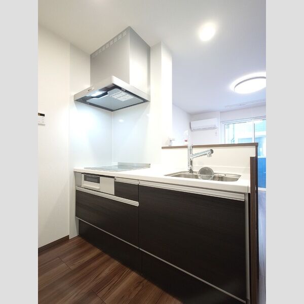 キッチン (対面カウンターシステムキッチン(IHクッキングヒーター))