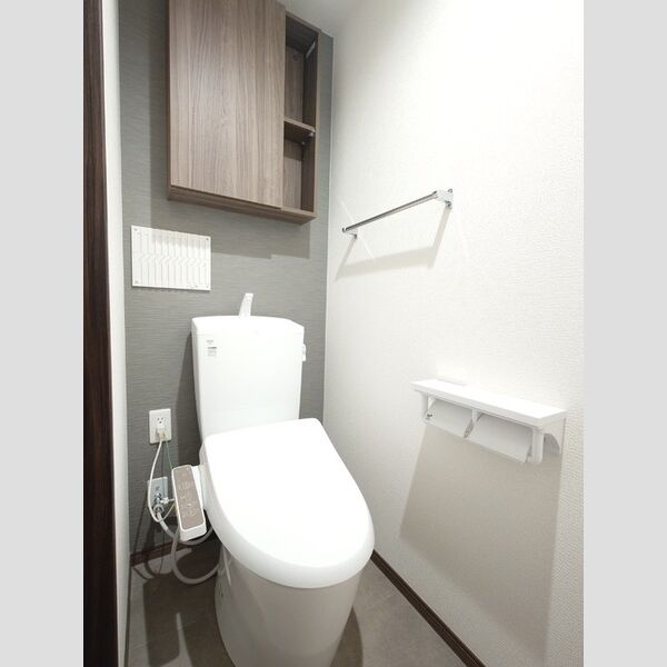 トイレ (温水洗浄暖房便座)