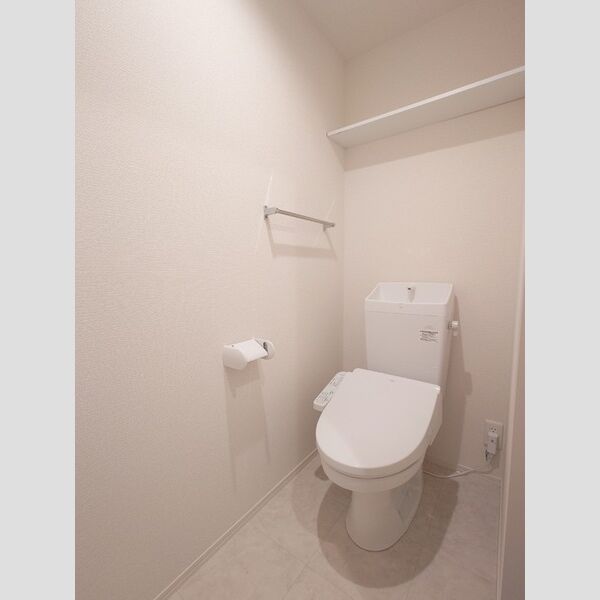 トイレ (温水洗浄暖房便座)
