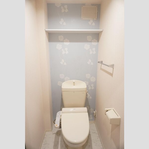 トイレ (温水洗浄暖房便座)