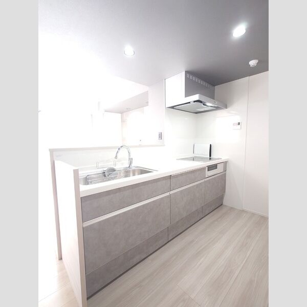 キッチン (対面カウンターシステムキッチン(タッチレス水栓/IHクッキングヒーター))