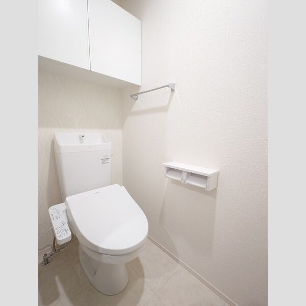 トイレ (温水洗浄暖房便座)