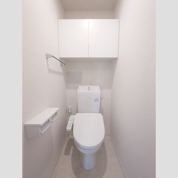 トイレ (温水洗浄暖房便座)