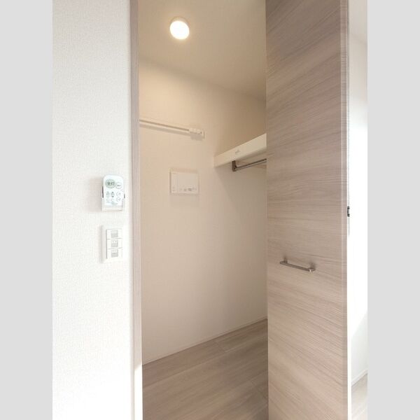 収納 (ウォークインクローゼット)