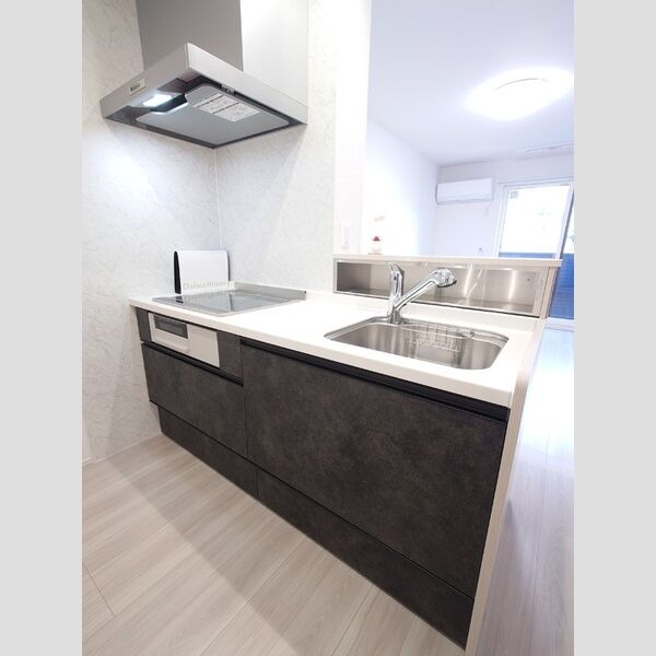 キッチン (対面システムキッチン(IHクッキングヒーター))