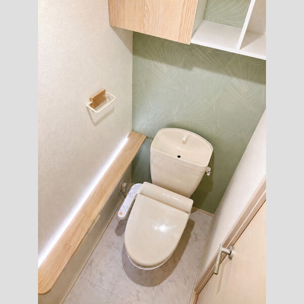 トイレ (トイレ)