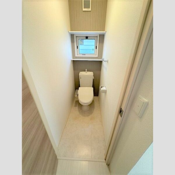 トイレ (トイレ)