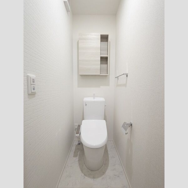 トイレ (温水洗浄暖房便座)