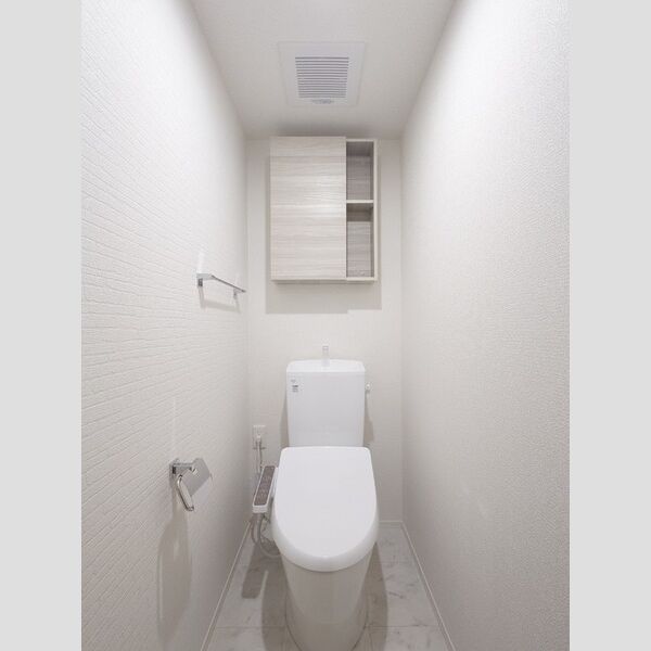 トイレ (温水洗浄暖房便座)