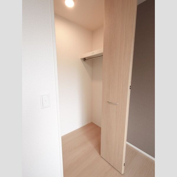 収納 (ウォークインクローゼット)