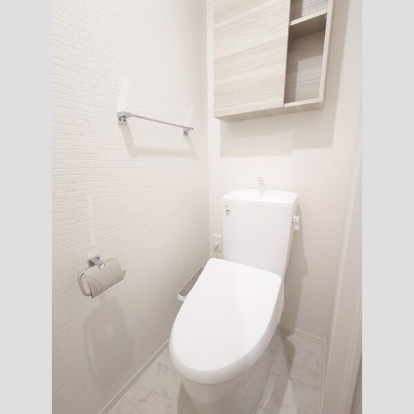 トイレ (温水洗浄暖房便座)