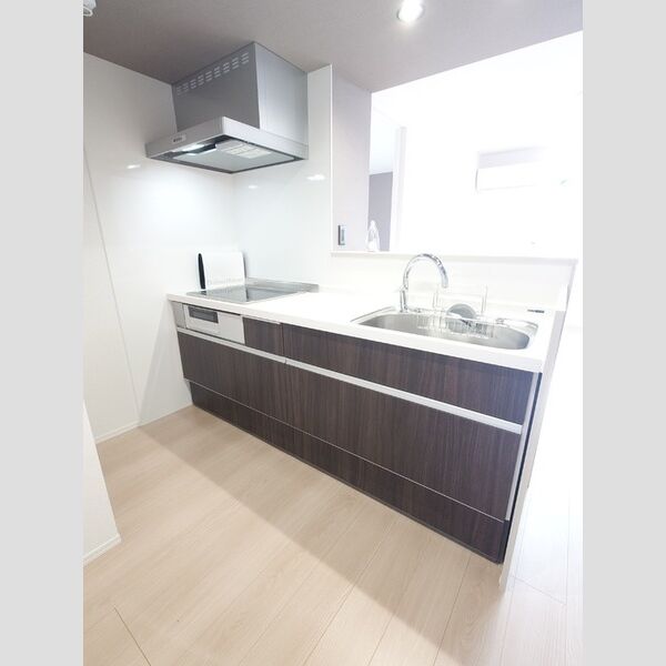 キッチン (対面カウンターシステムキッチン(IHクッキングヒーター/タッチレス水栓))